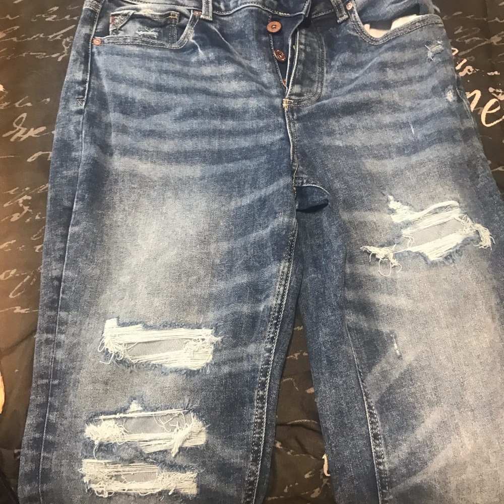 Maurices size 8 jeans.  Fit is relaxed.  Only worn twice